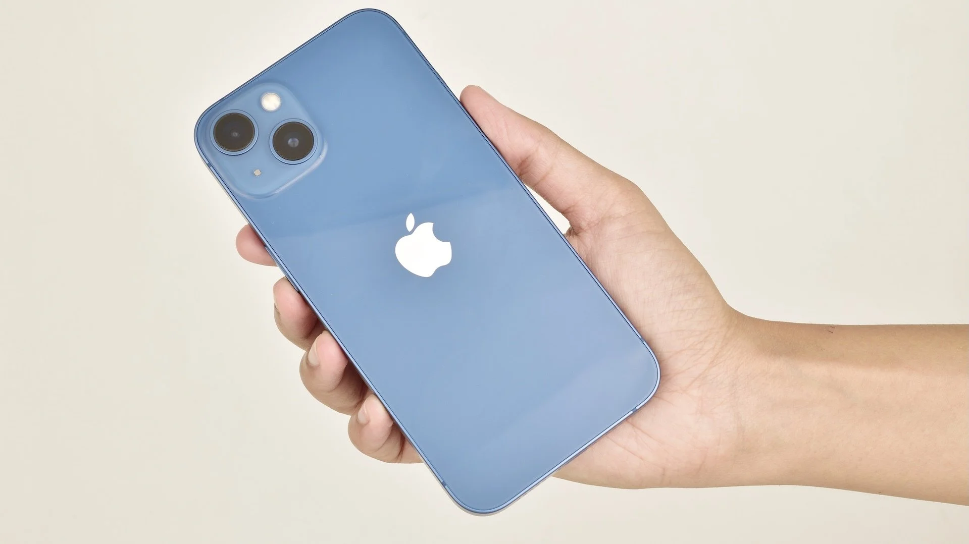 The Case for Keeping Your Smartphone Beyond Its Prime
